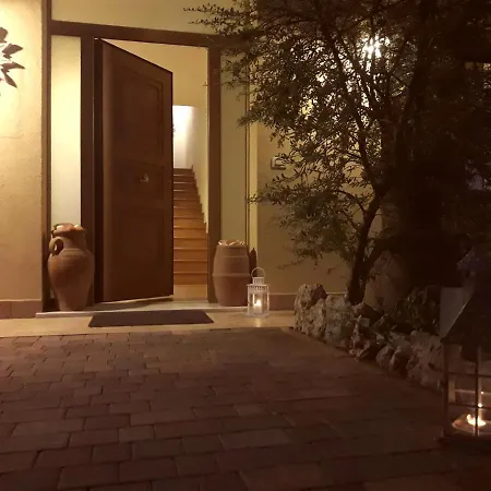 Antico Sentiero Bed & Breakfast *