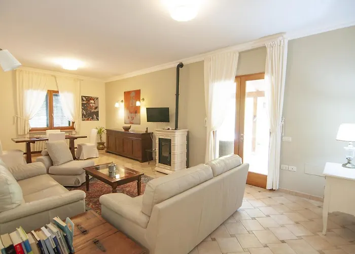 Antico Sentiero 3* تشيزينا